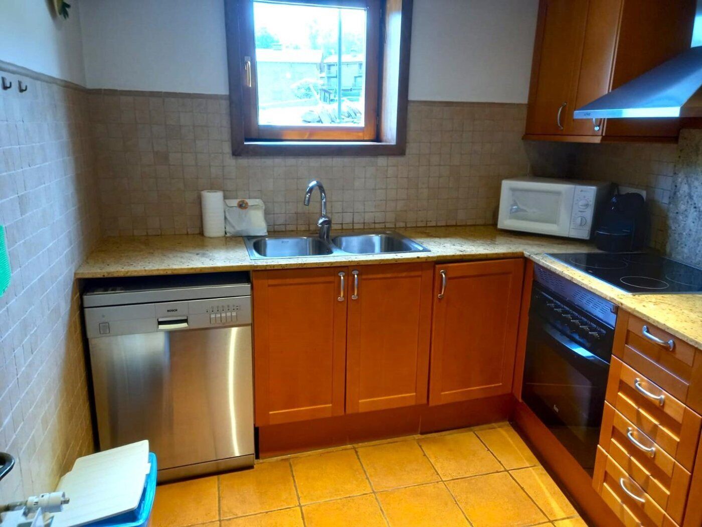 Réfrigérateur, micro-ondes, four, lave-vaisselle