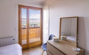 3 室のベッドルーム、アイロン / アイロン台、WiFi
