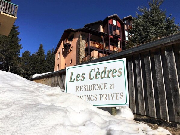 تفاصيل الفندق من الخارج