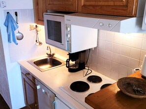 Fridge, microwave, dishwasher, toaster