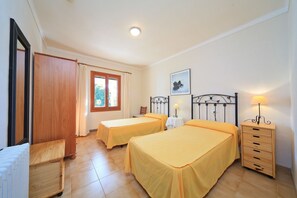 3 slaapkamers, een kluis op de kamer, een strijkplank/strijkijzer