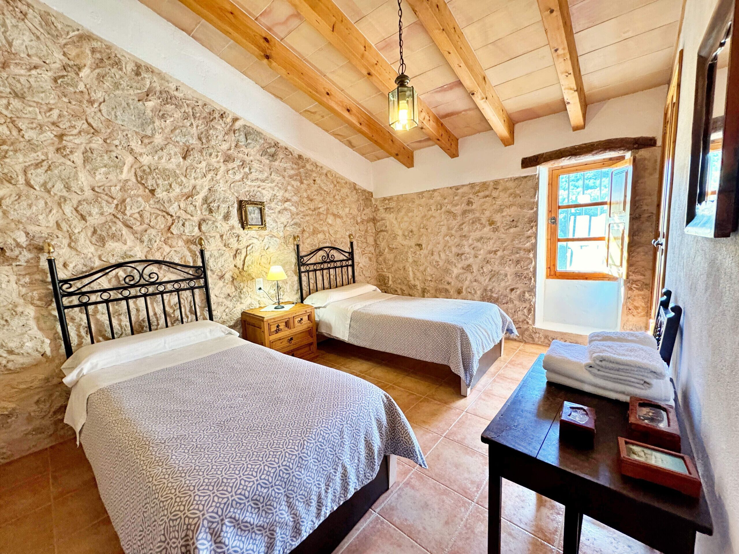 4 bedrooms, in-room safe, iron/ironing board, bed sheets