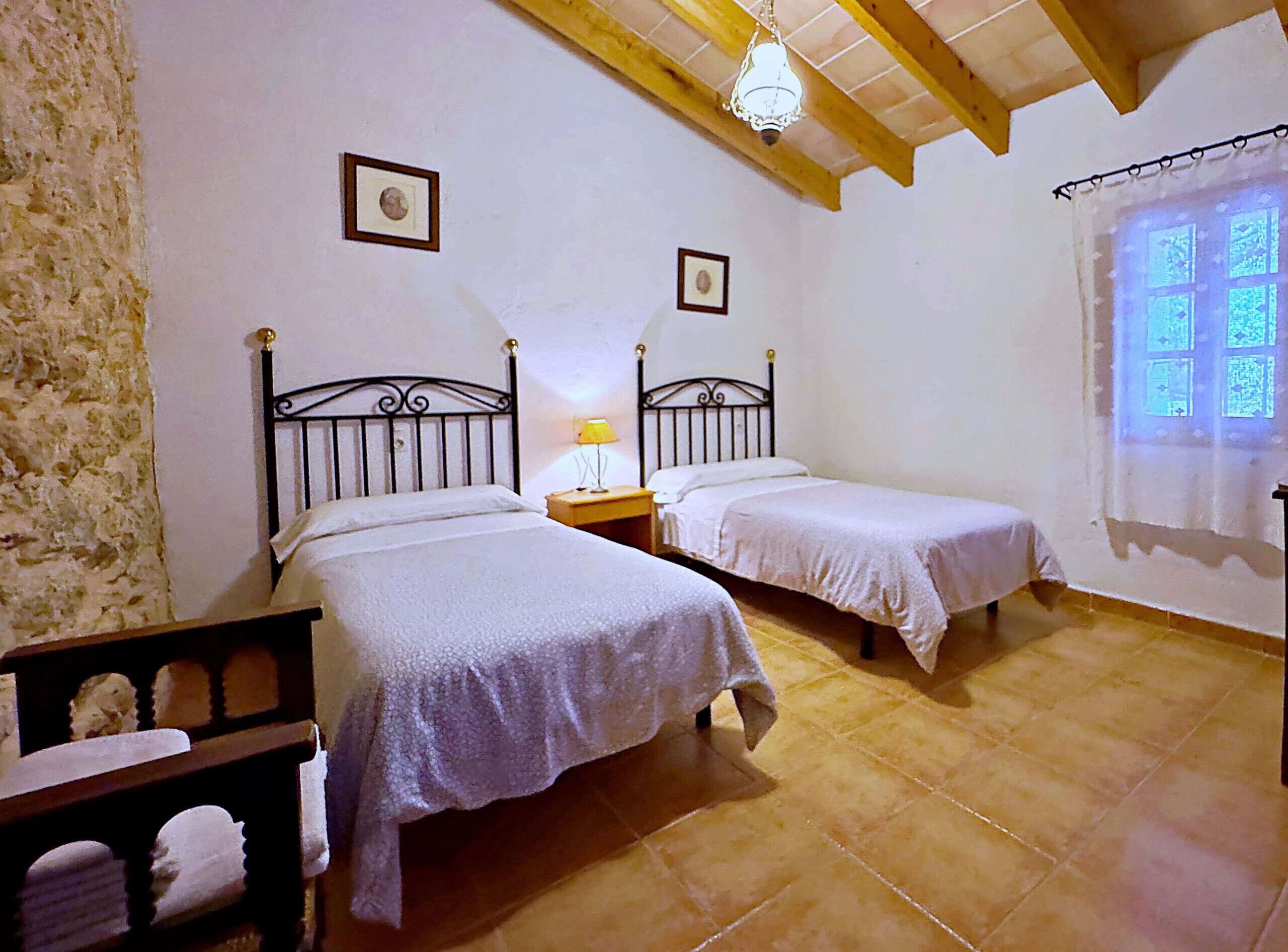 4 bedrooms, in-room safe, iron/ironing board, bed sheets