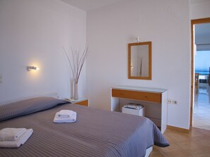 1 bedroom, in-room safe, iron/ironing board, bed sheets