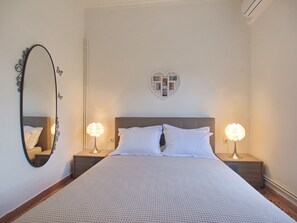 2 bedrooms, iron/ironing board, bed sheets