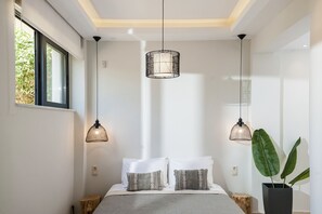 2 bedrooms, in-room safe, iron/ironing board, bed sheets