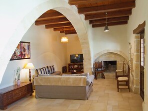 Fireplace, DVD player