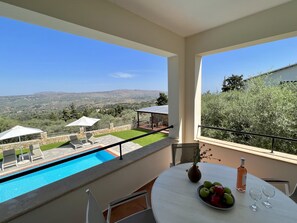 Outdoor dining - Villa Avra (Vrises)