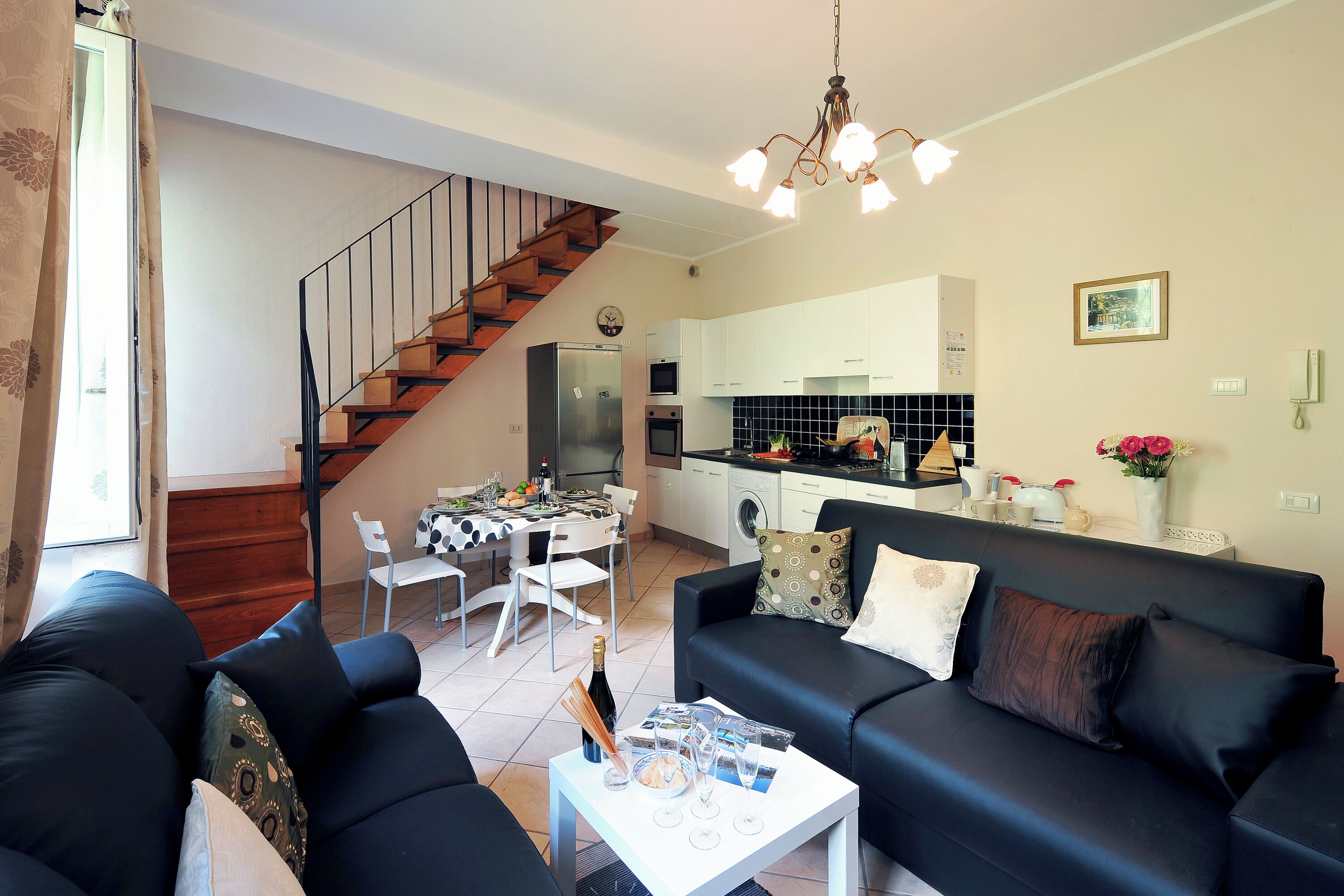 Appartement Familial, plusieurs chambres, côté montagne (Villa Isella - Mansarda) | Coin séjour