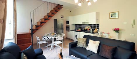 Family Apartment, Multiple Bedrooms, Mountainside (Villa Isella - Mansarda) | Living area