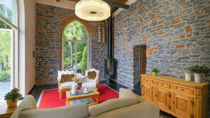 Biệt thự dành cho gia đình, 3 phòng ngủ, ban công, cạnh hồ (Villa Lucia Varenna) | Nội thất