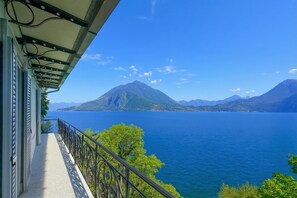 Biệt thự dành cho gia đình, nhiều phòng ngủ, cạnh hồ (Villa Lucia Varenna) | Ban công