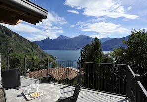 Villa familiare, camere multiple, lato montagna (Villa Lumbini) | Terrazza/patio