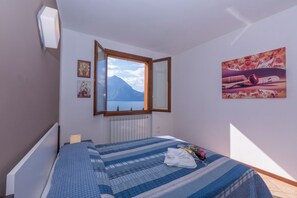 1 bedroom, iron/ironing board, bed sheets