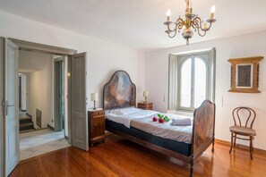 5 chambres, fer et planche à repasser, lits bébé (en supplément), Wi-Fi