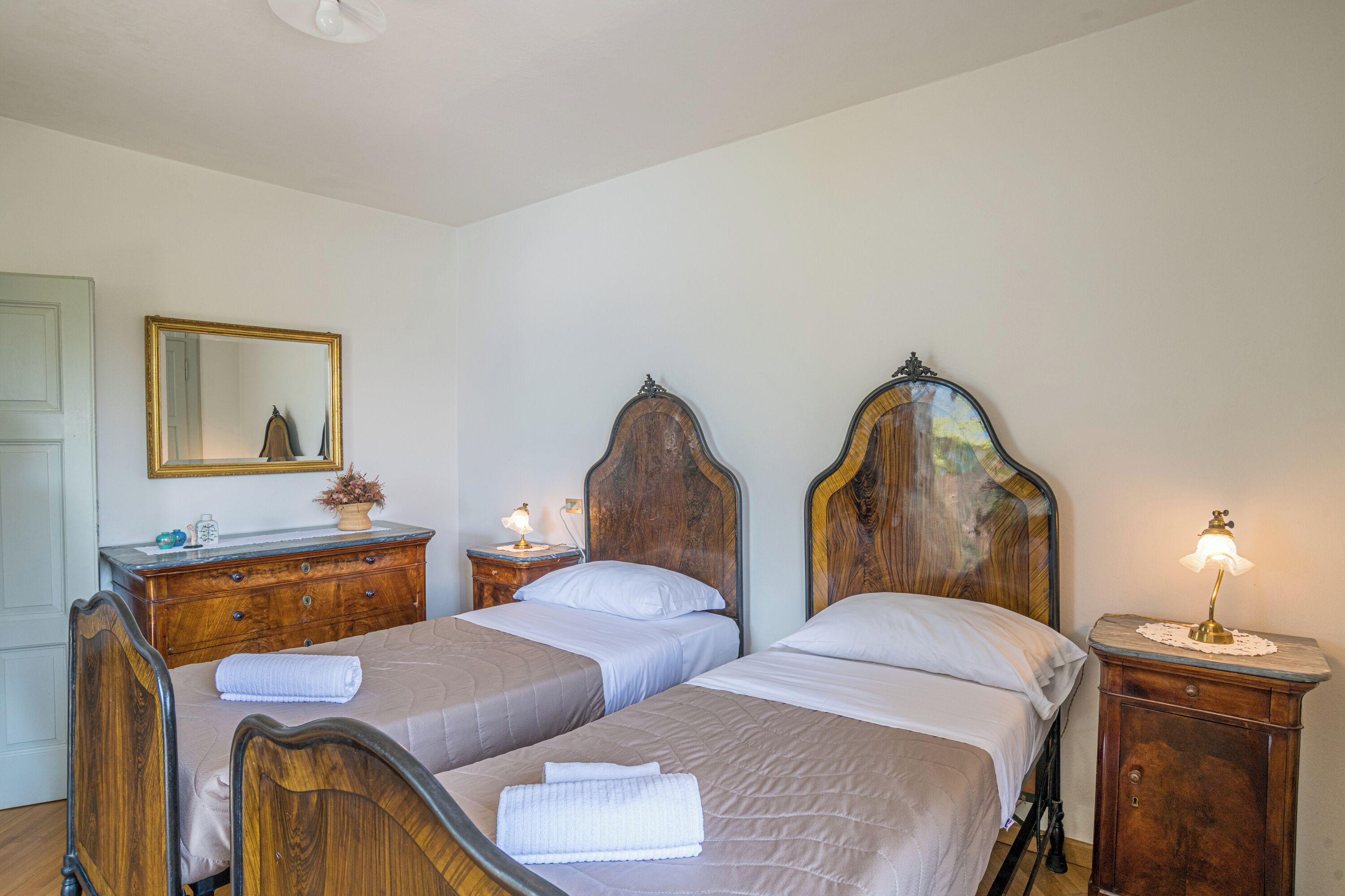 5 bedrooms, iron/ironing board, cots/infant beds, WiFi