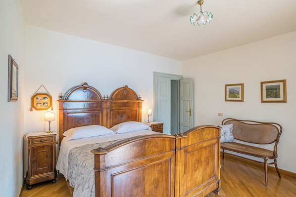 5 Schlafzimmer, Bügeleisen/Bügelbrett, Babybetten, WLAN