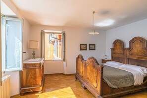 5 chambres, fer et planche à repasser, lits bébé (en supplément), Wi-Fi