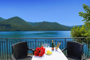 Outdoor dining - Villa L'Approdo (Porlezza)