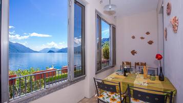 Familjelägenhet - flera sovrum - vid sjön (Nobiallo Fronte Lago) | Restauranger