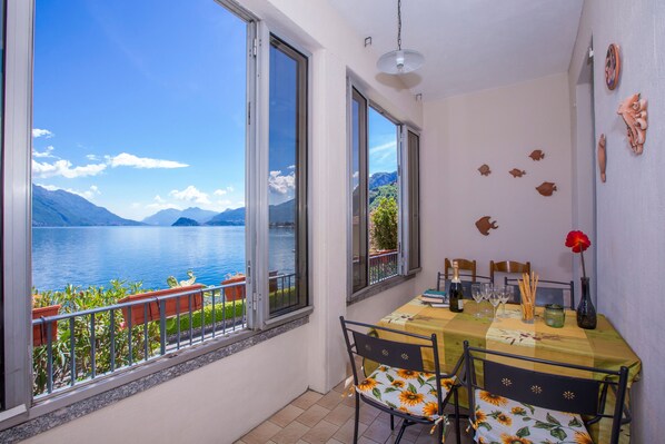 Family Apartment, 2 Bedrooms, Lakeside (Nobiallo Fronte Lago) | Dining