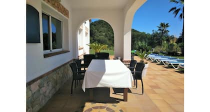Villa Tropics. Ideal for families, young people, athletes ... pets are allowed
