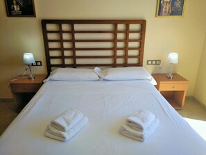 4 Schlafzimmer, Bügeleisen/Bügelbrett, kostenloses WLAN, Bettwäsche