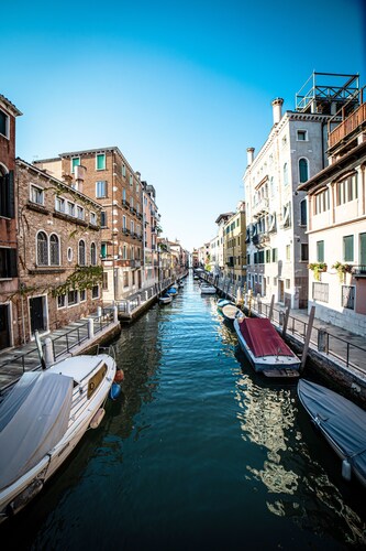 Salute Canal View Apartment