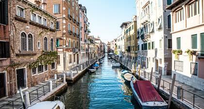 Salute Canal View Apartment