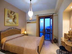 2 bedrooms, in-room safe, iron/ironing board, bed sheets