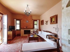 Fireplace, DVD player - Villa Galania (Armeni)