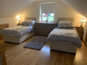 2 bedrooms, iron/ironing board, travel cot, free WiFi