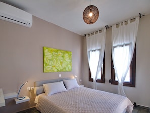 2 bedrooms, iron/ironing board, bed sheets