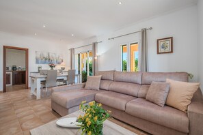 TV, fireplace, stereo - Country Home “Son Serra” in Rural Area with Air Conditioning, Terrace & Garden (Buger)