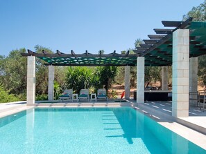 Pool - Villa Nynemia (Almyrida)