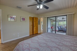 Travel cot, free WiFi, bed sheets