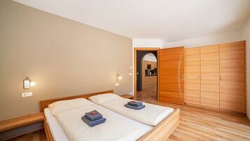 2 quartos, Wi-Fi de cortesia, roupa de cama