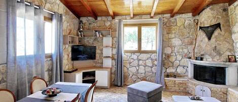 Téléviseur, foyer, lecteur de DVD