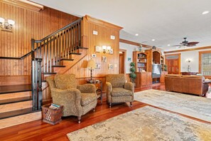 Interior - Sound Life 5 Bedroom Vacation Home, Soundfront Views with Pool Access! (Poplar Branch)