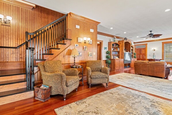 Interior - Sound Life 5 Bedroom Vacation Home, Soundfront Views with Pool Access! (Poplar Branch)