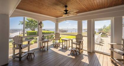 Sound Life 5 Bedroom Vacation Home, Soundfront Views with Pool Access!