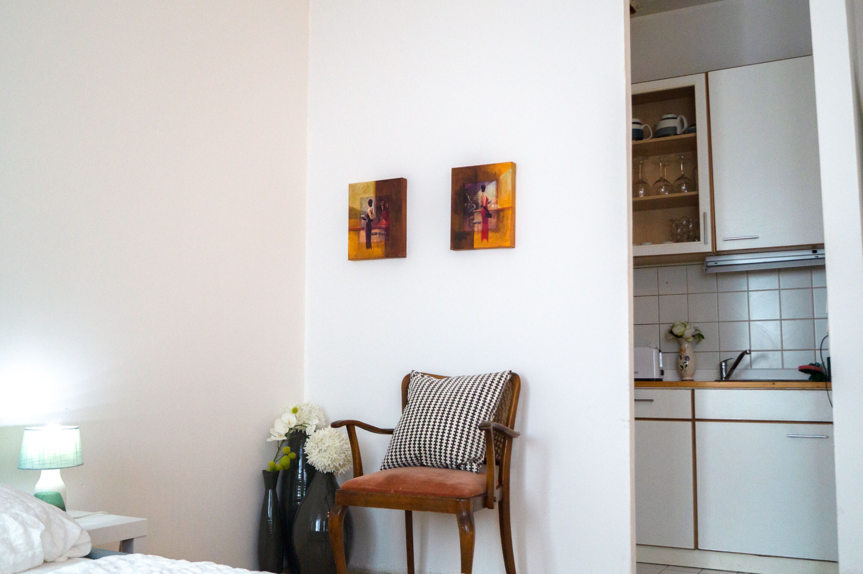 Apartment | Eigene Küche | Großer Kühlschrank, Mikrowelle, Ofen, Herdplatte