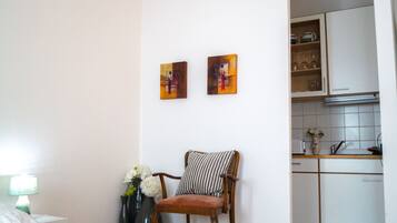 Apartment | Eigene Küche | Großer Kühlschrank, Mikrowelle, Ofen, Herdplatte