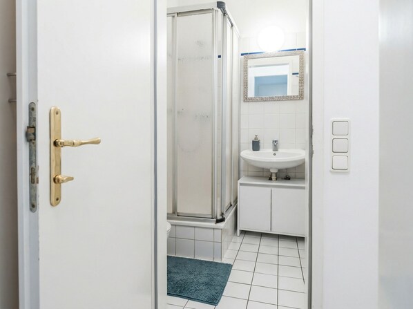 Apartment | Bathroom