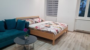 公寓 | 1 多间卧室、办公桌