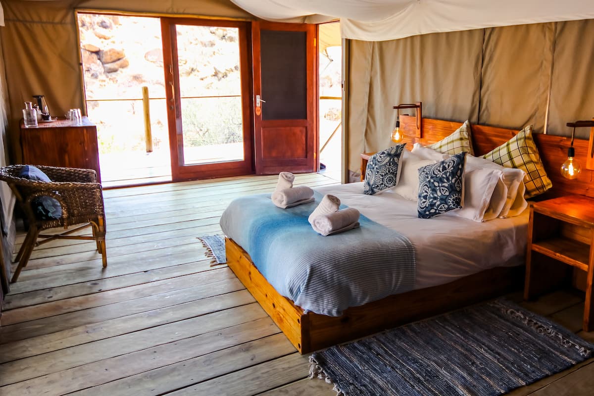 Tenda luna di miele | Una scrivania, Wi-Fi gratuito, lenzuola