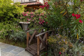 Family Villa, Multiple Bedrooms, Mountainside (Le Petit Palais Villa) | Garden