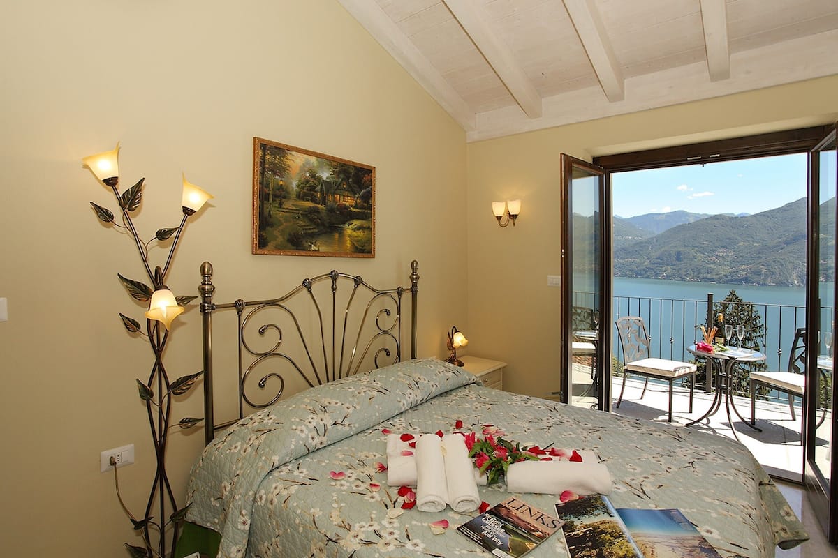 패밀리 빌라, 침실 여러 개, 산비탈 (Le Petit Palais Villa) | 3 개의 침실, 다리미/다리미판, WiFi, 침대 시트