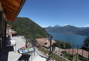 패밀리 빌라, 침실 여러 개, 산비탈 (Le Petit Palais Villa) | 발코니 전망