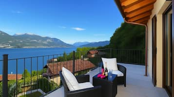 Family Villa, Multiple Bedrooms, 2 Bathrooms, Mountainside (Villa Serena) | Terrace/patio